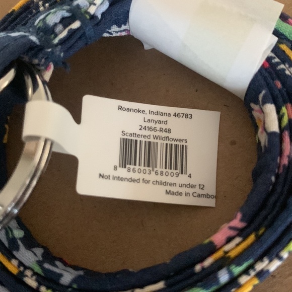 Vera Bradley Scattered Wildflowers lanyard. - Picture 3 of 5